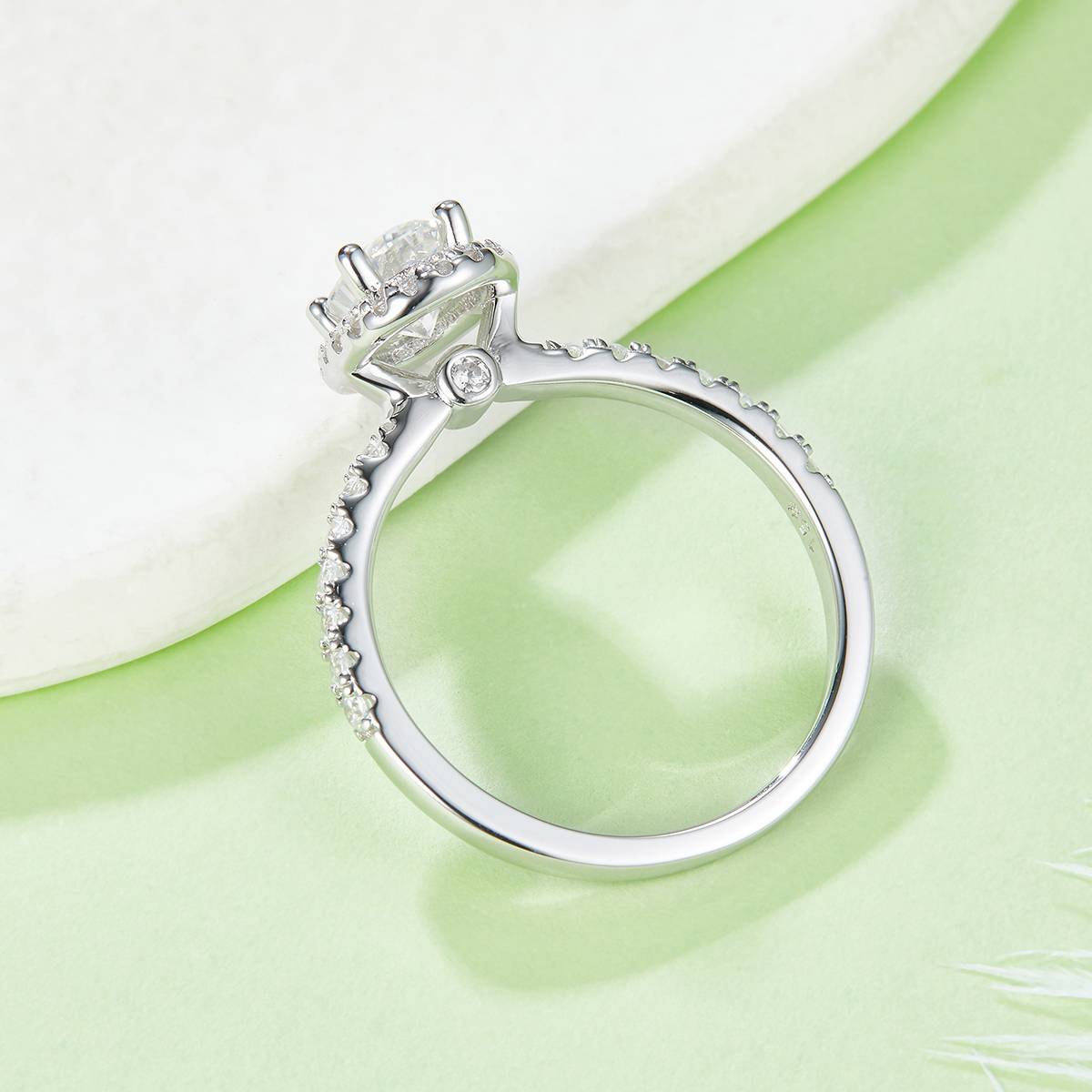 Light luxury egg shaped S925 silver plated white gold moissanite diamond women's ring 1.0 carat D-grade